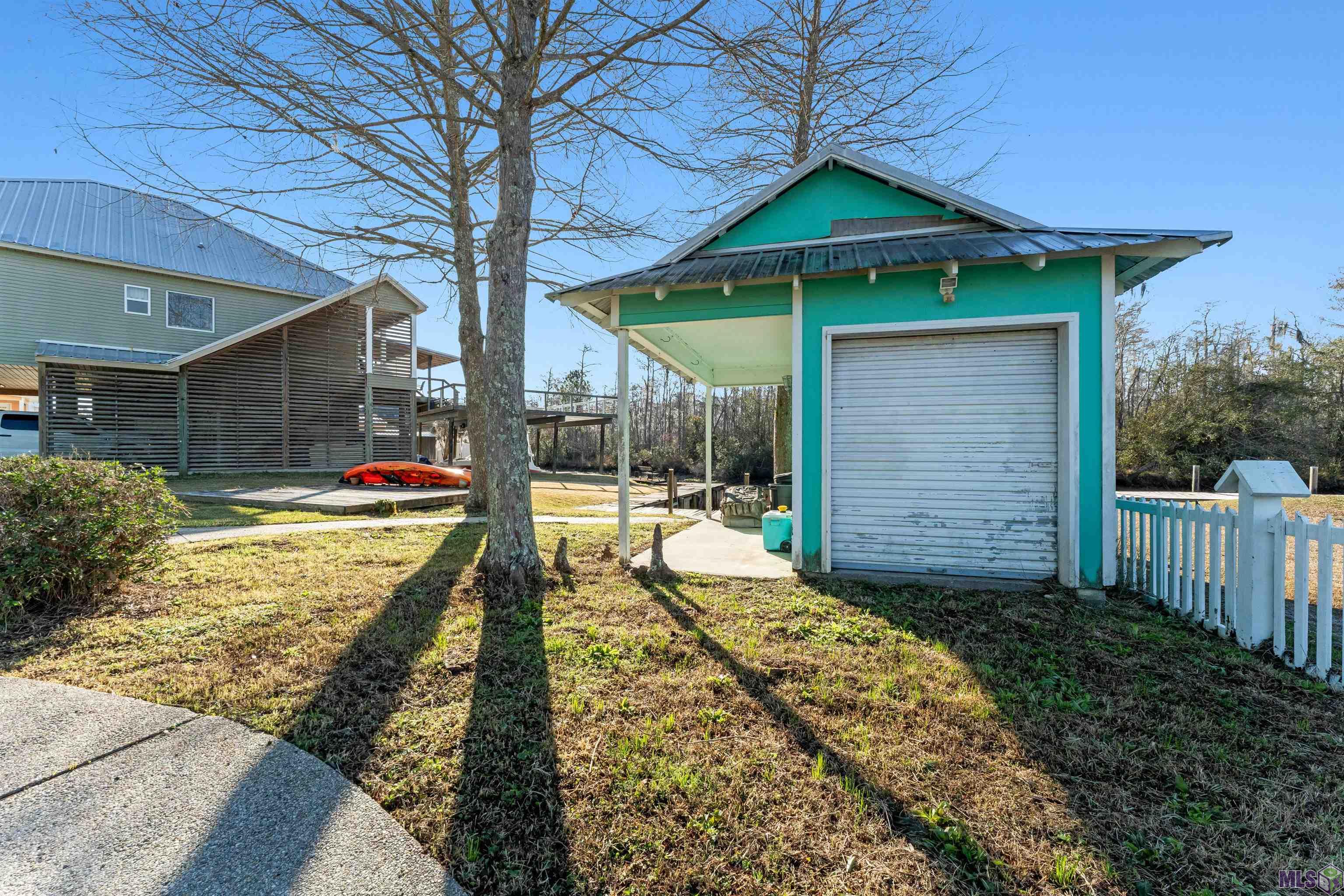 17097 Peace Point Drive Springfield, LA 70462 - Photo 29 of 33