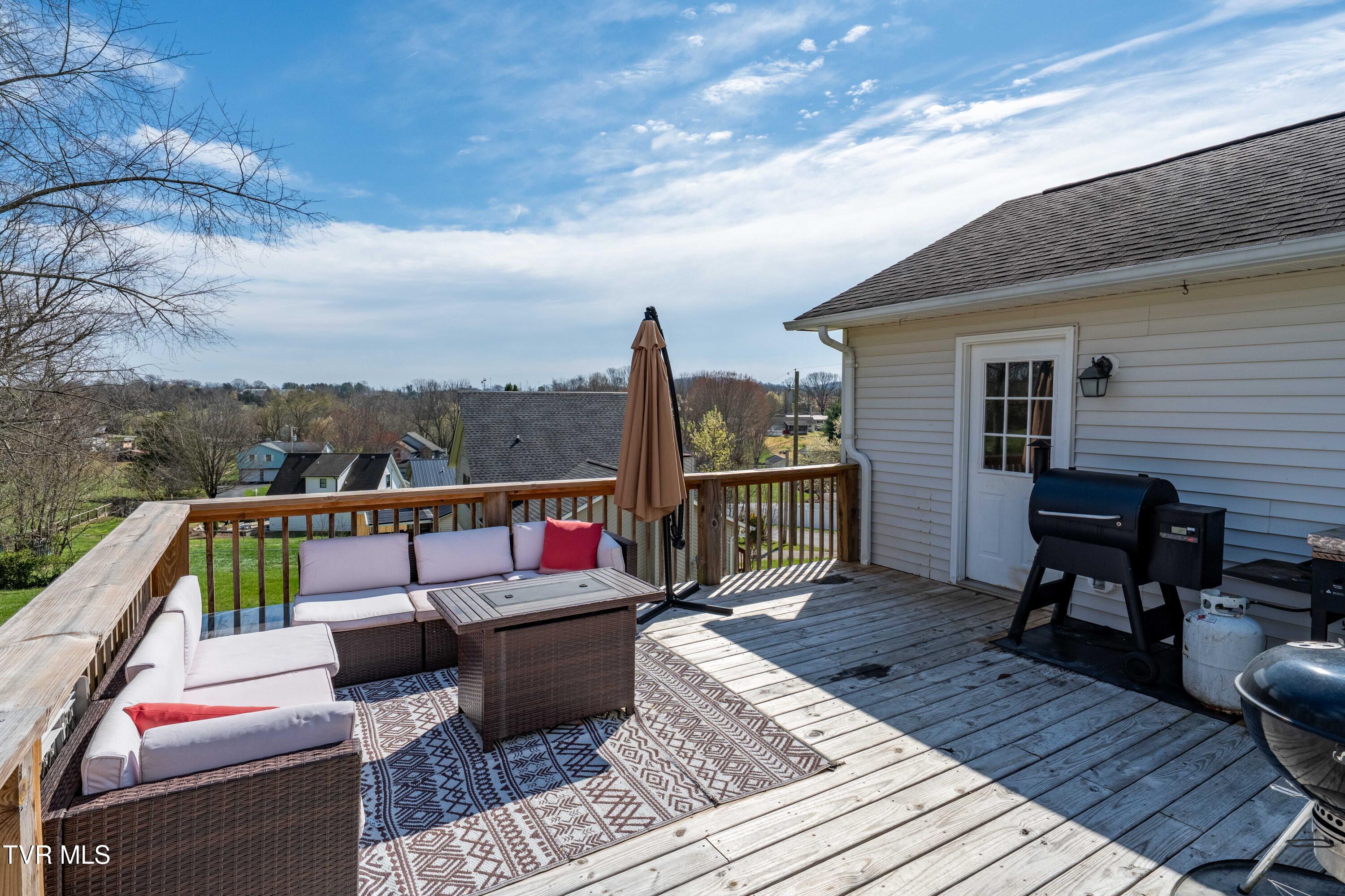 283 Ridgeview Drive Gray, TN 37615 - Photo 18 of 46 283 Ridgeview Dr (17 of 46)