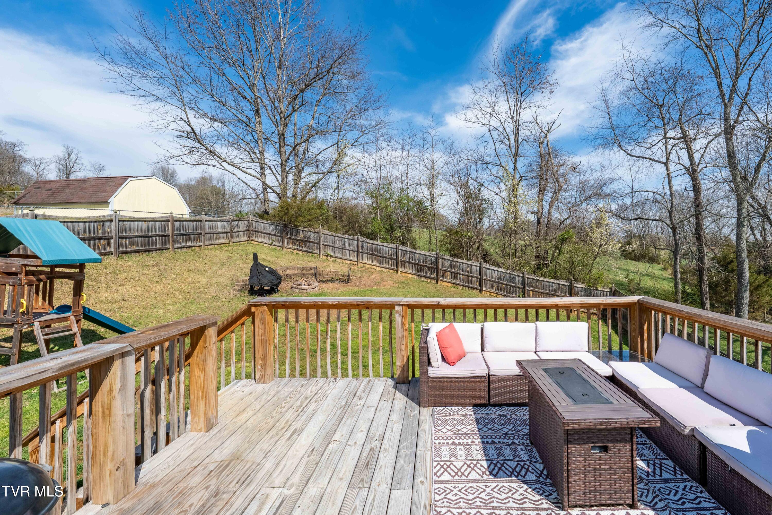 283 Ridgeview Drive Gray, TN 37615 - Photo 21 of 46 283 Ridgeview Dr (20 of 46)