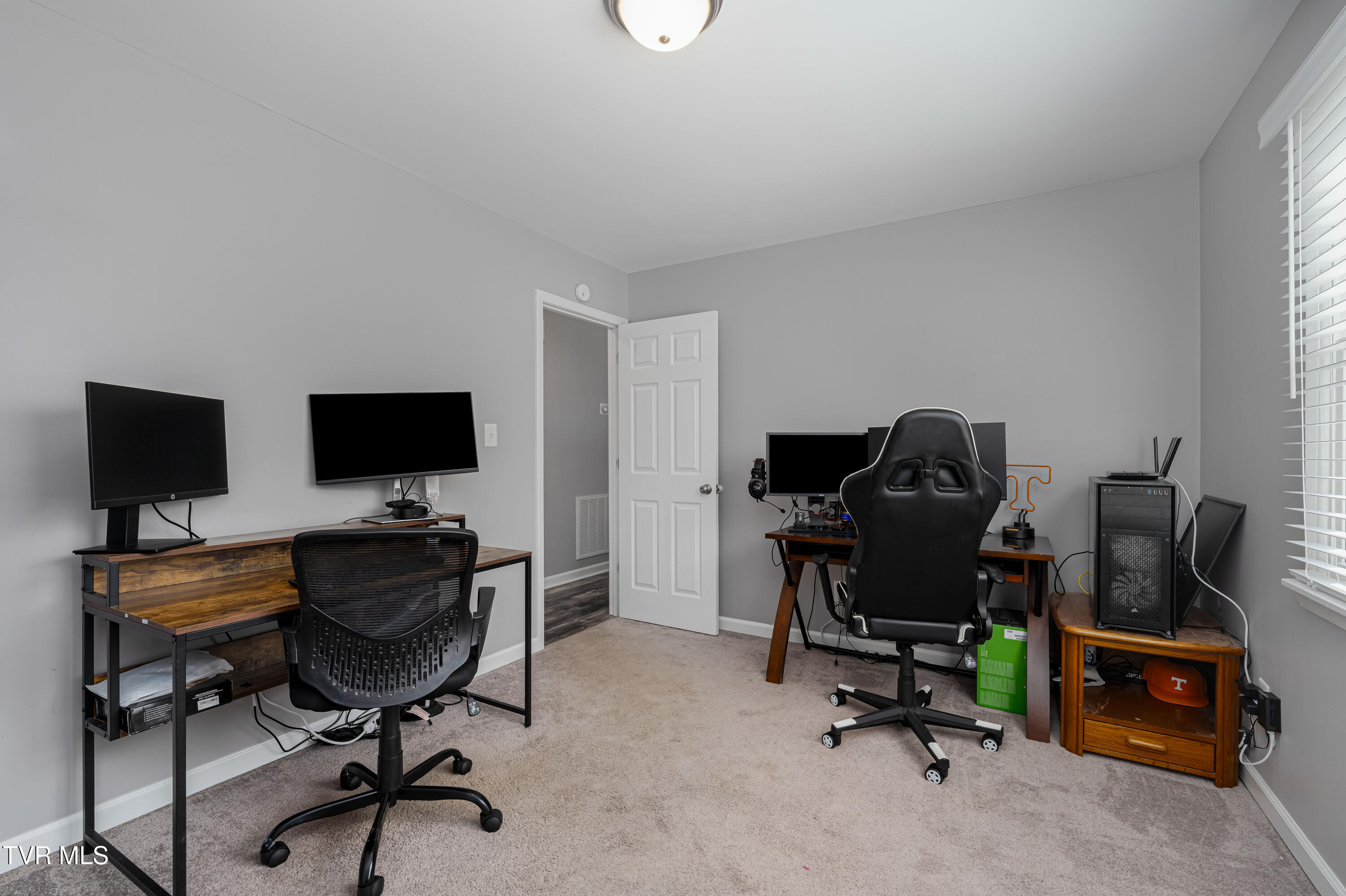 283 Ridgeview Drive Gray, TN 37615 - Photo 35 of 46 283 Ridgeview Dr (34 of 46)