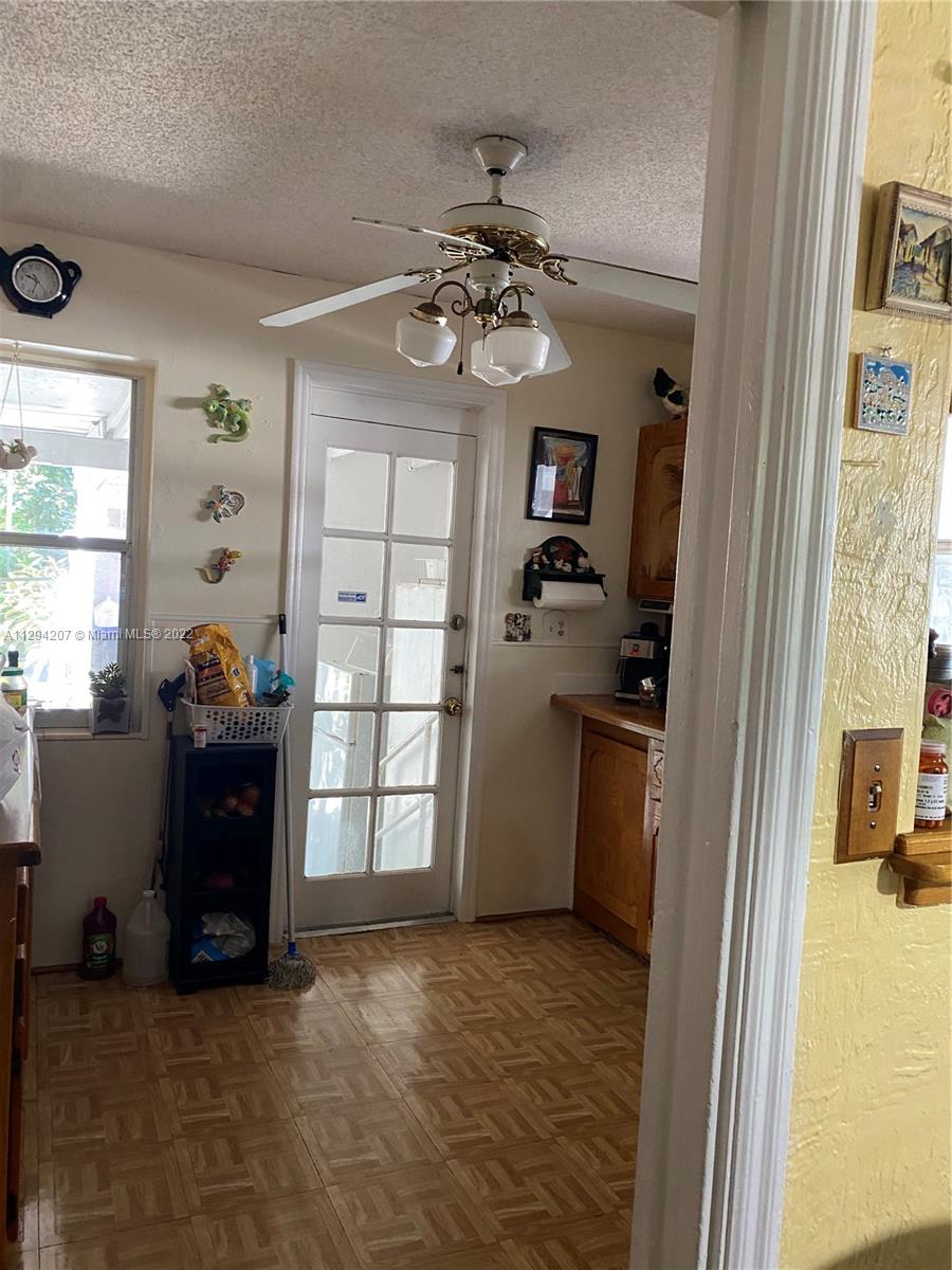 910 Southwest 71st Court Miami, FL 33144 - Photo 3 of 5 Gallery Image 3