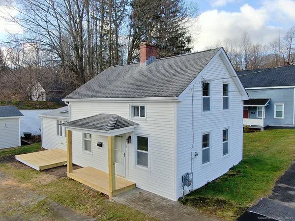 $230,000 | 9 John Street, Winchester, CT 06098