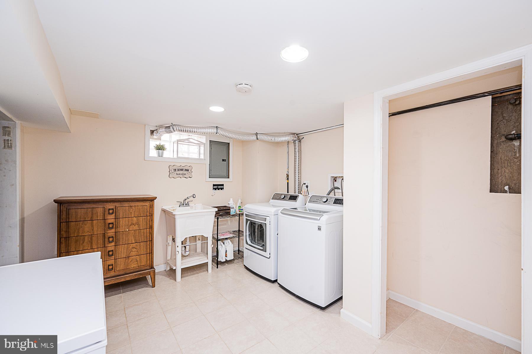 101 Westowne Road Baltimore, MD 21229 - Photo 26 of 31 Utility Room