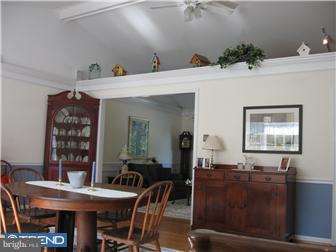 3488 Hillcroft Road Huntingdon Valley, PA 19006 - Photo 3 of 12 Living Room