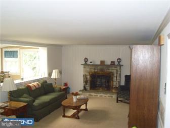 3488 Hillcroft Road Huntingdon Valley, PA 19006 - Photo 7 of 12 Family Room