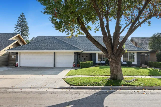 $549,500 | 927 East Decatur Avenue, Fresno, CA 93720