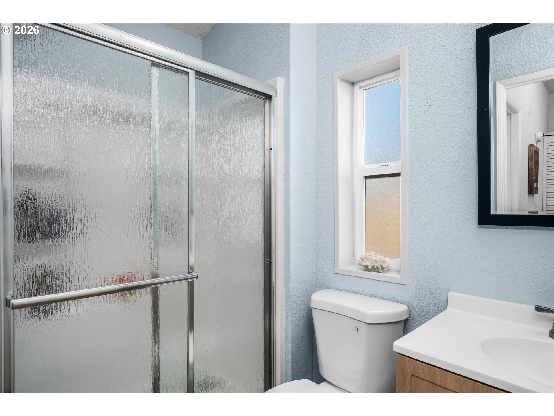 1384 David Avenue Eugene, OR 97404 - Photo 16 of 25 Bathroom