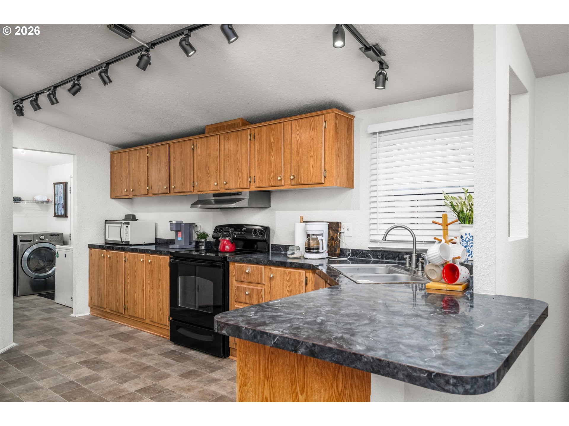 1384 David Avenue Eugene, OR 97404 - Photo 5 of 25 Kitchen