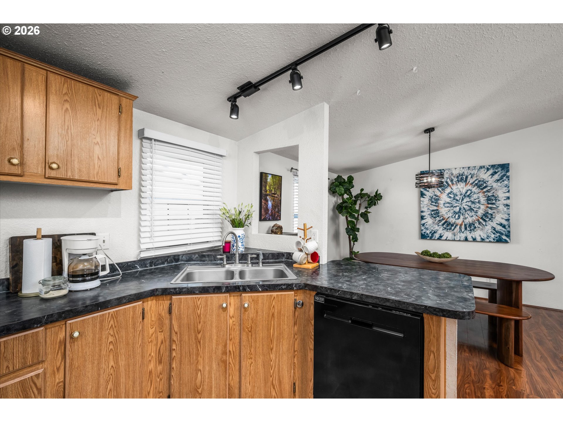 1384 David Avenue Eugene, OR 97404 - Photo 7 of 25 Kitchen