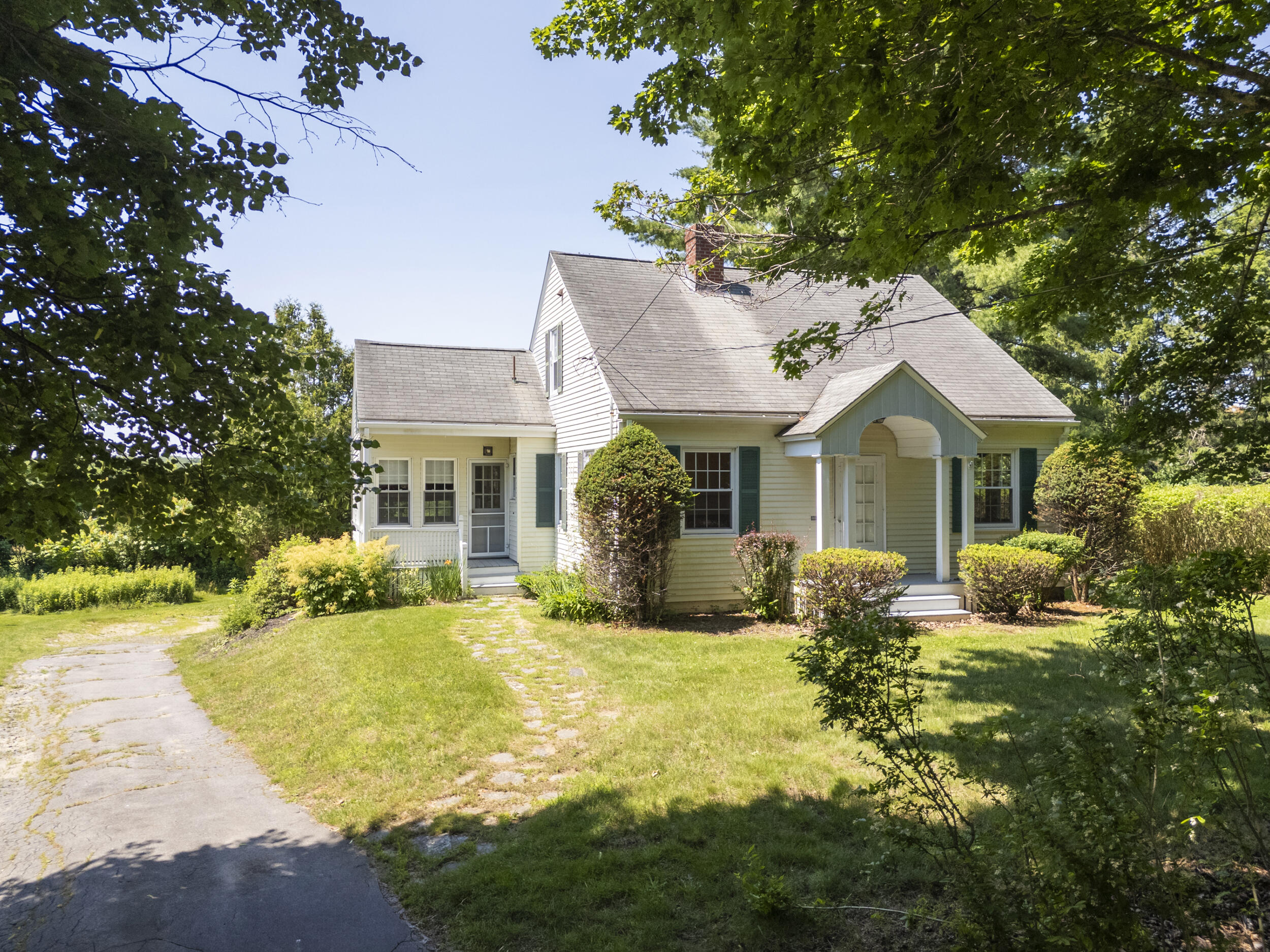 208 Falmouth Road Falmouth, ME 04105 - Photo 2 of 73 1_208falmouth-1