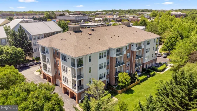 $495,000 | 110 Chevy Chase Street, Unit 205, Gaithersburg, MD 20878