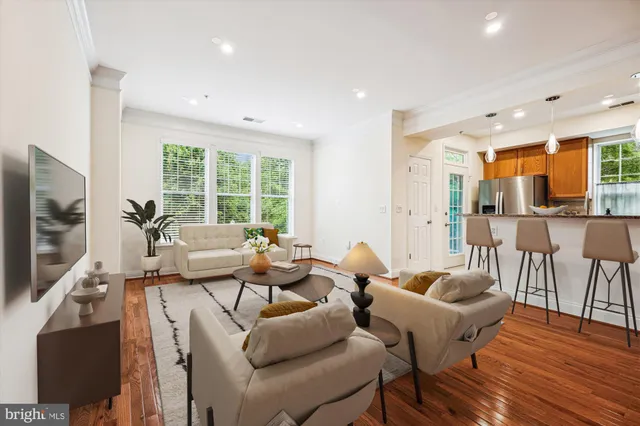 $495,000 | 110 Chevy Chase Street, Unit 205, Gaithersburg, MD 20878