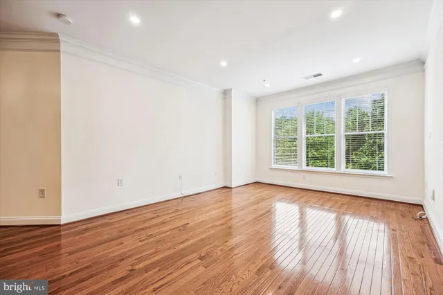 $495,000 | 110 Chevy Chase Street, Unit 205, Gaithersburg, MD 20878