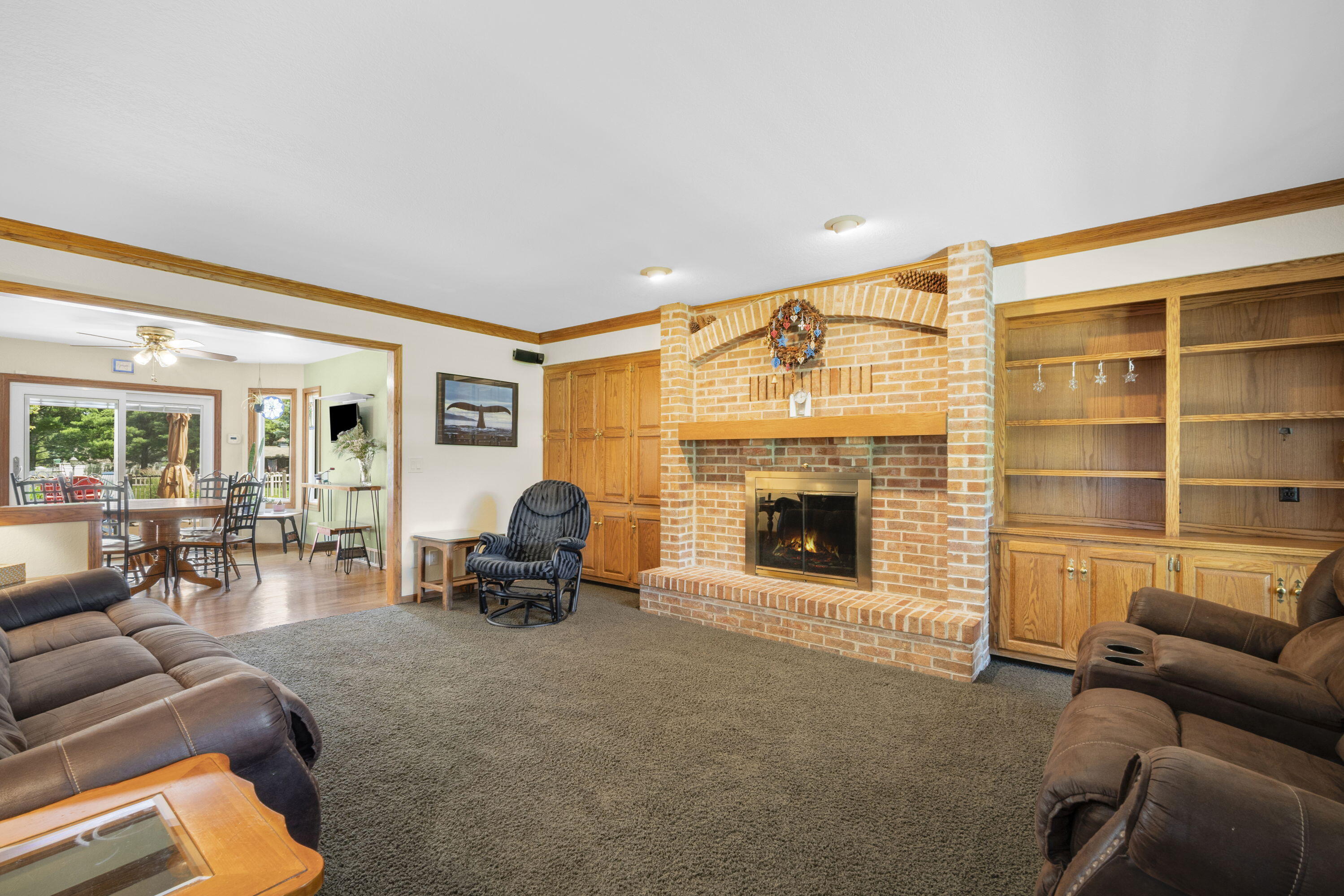 149 Hickory Drive Delafield, WI 53018 - Photo 7 of 43 7_imgDSC03279