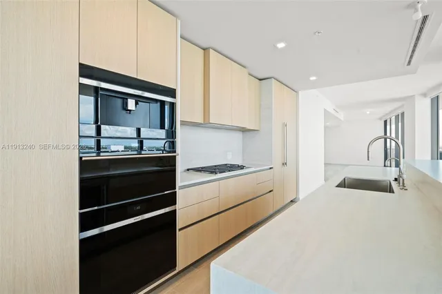 $3,599,000 | 900 North Ocean Boulevard, Unit 1606, Pompano Beach, FL 33062