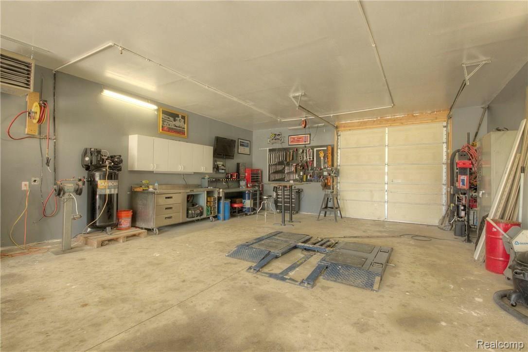 473 East Barron Road Howell, MI 48855 - Photo 8 of 26 930A7747_8_9.jpg