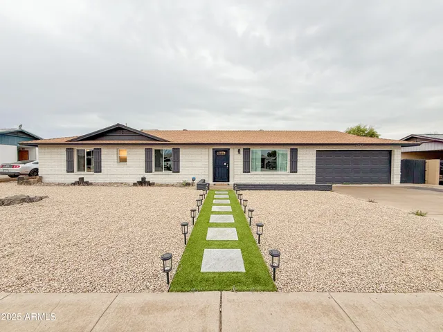 $2,795 | 1917 West Topeka Drive, Phoenix, AZ 85027