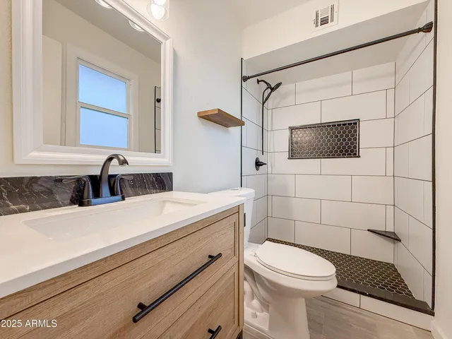 $2,795 | 1917 West Topeka Drive, Phoenix, AZ 85027