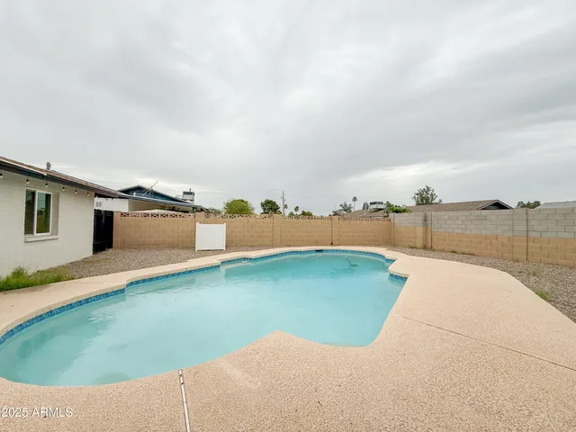 $2,795 | 1917 West Topeka Drive, Phoenix, AZ 85027