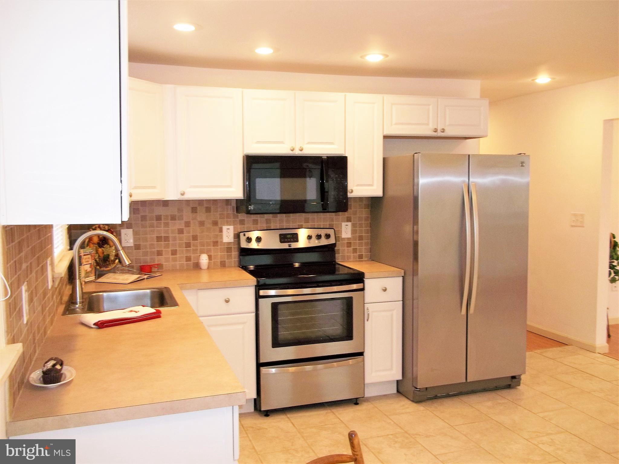 202 Spesutia Road Aberdeen, MD 21001 - Photo 5 of 24 All New Cabinets & Floor