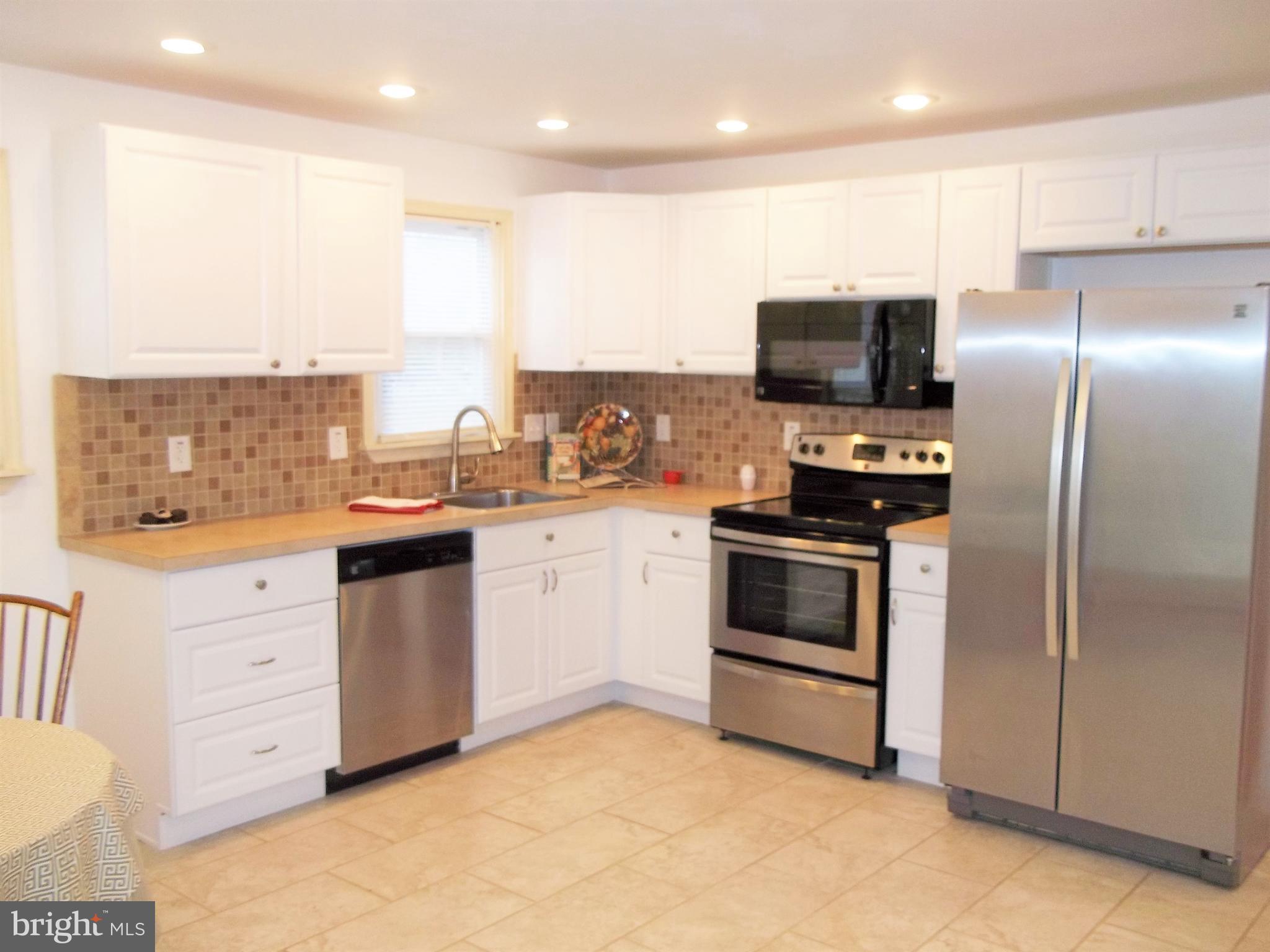 202 Spesutia Road Aberdeen, MD 21001 - Photo 7 of 24 Lots of Recessed Lights