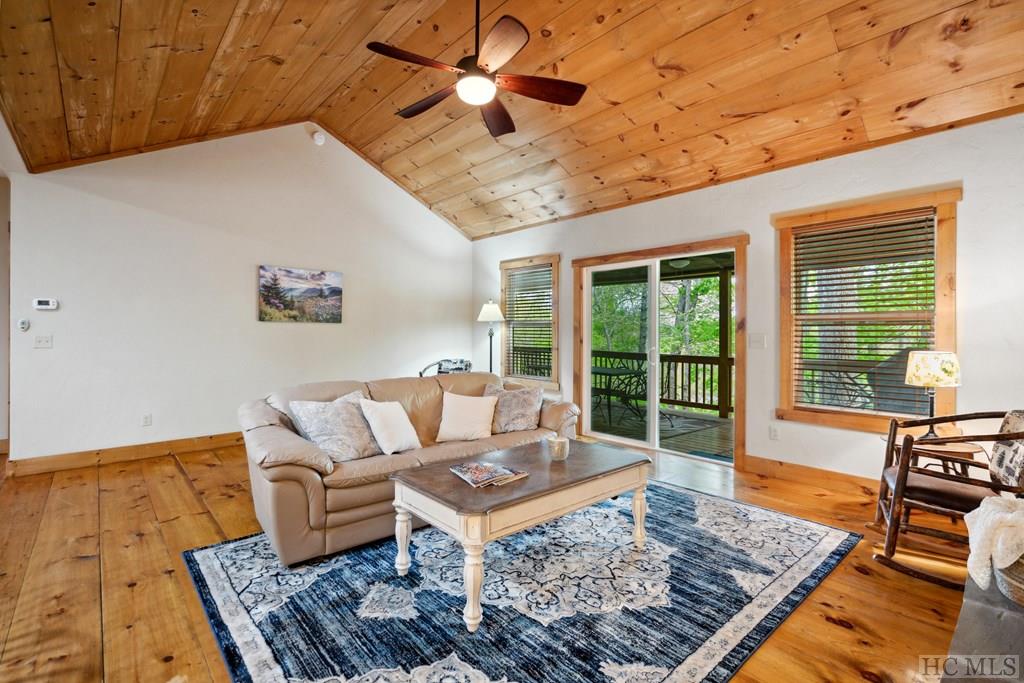 277 Deer Run Road Sapphire, NC 28774 - Photo 12 of 43 Gallery Image 12
