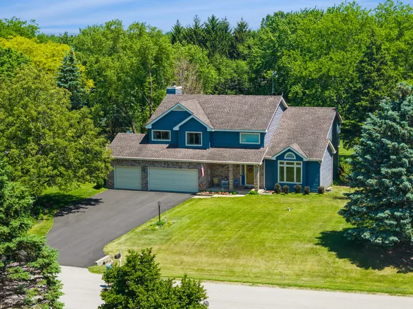 $545,000 | 8814 Galleria Court, Spring Grove, IL 60081