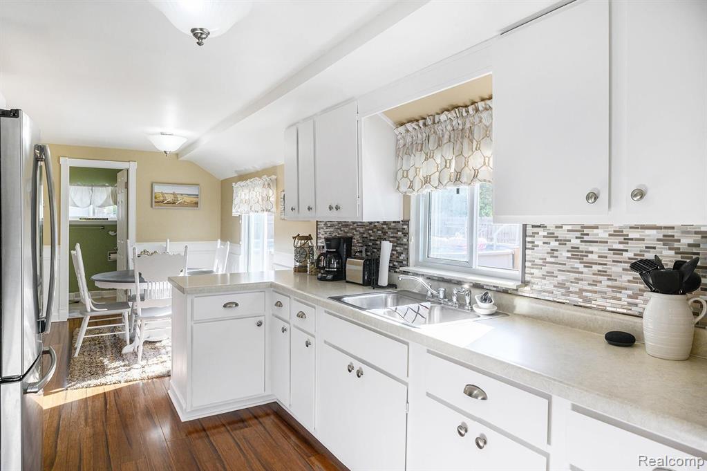 6174 Flushing Road Flushing, MI 48433 - Photo 19 of 51