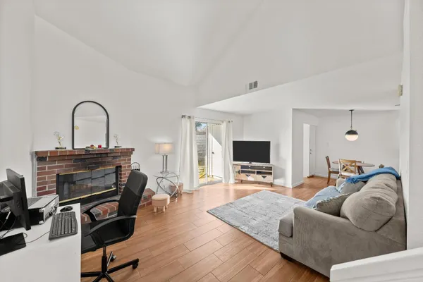 $389,900 | 4752 67th Street, Sacramento, CA 95820