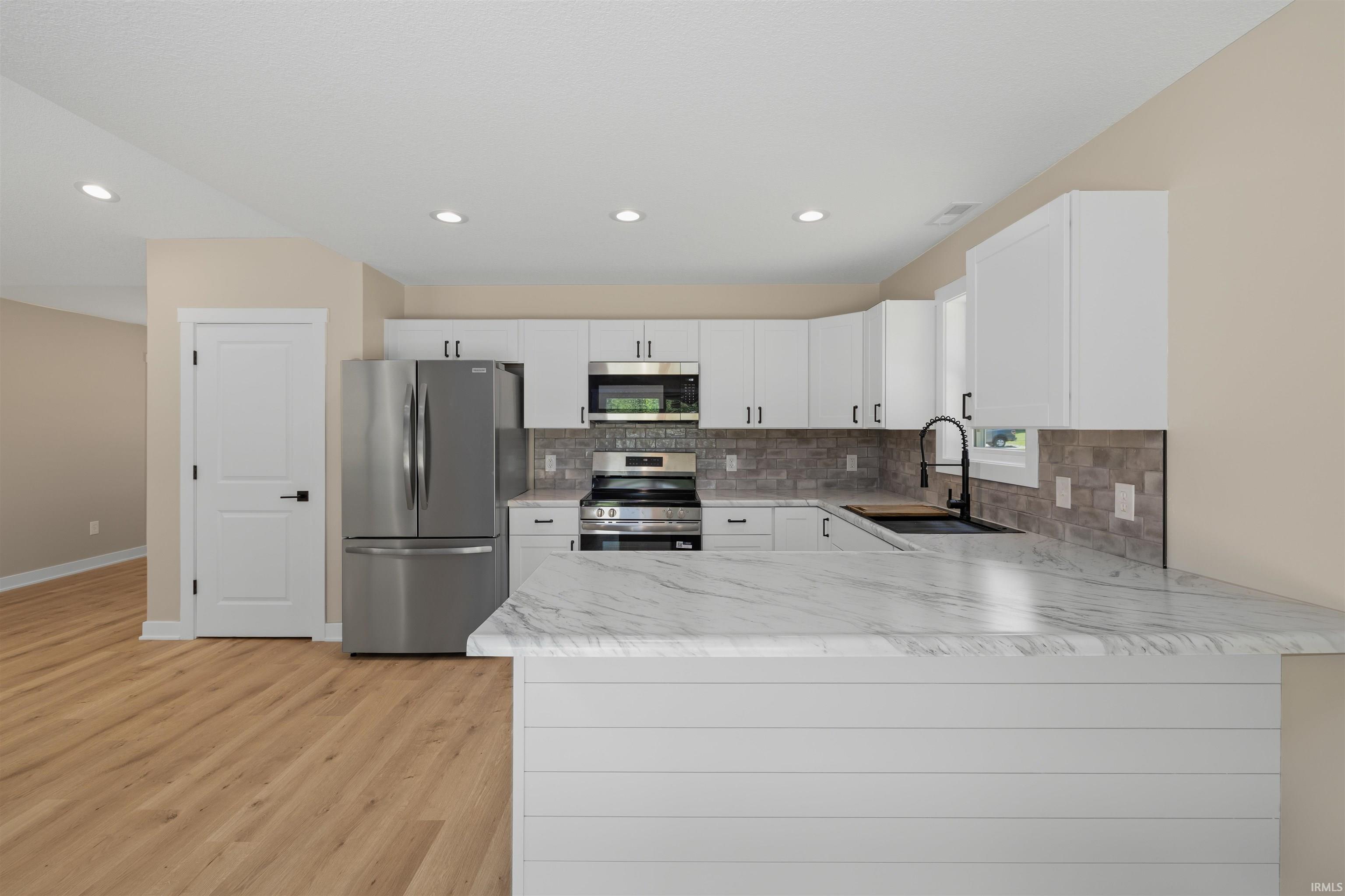 203 South Ivy Lane Butler, IN 46721 - Photo 12 of 33