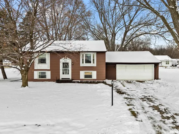 $148,000 | 9603 West Littlefield Drive, Mapleton, IL 61547