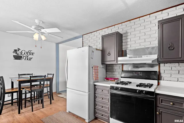 $180,000 | 9603 West Littlefield Drive, Mapleton, IL 61547