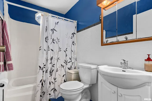 $180,000 | 9603 West Littlefield Drive, Mapleton, IL 61547