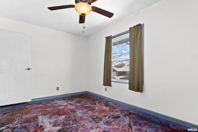 $180,000 | 9603 West Littlefield Drive, Mapleton, IL 61547