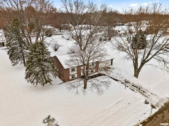 $180,000 | 9603 West Littlefield Drive, Mapleton, IL 61547