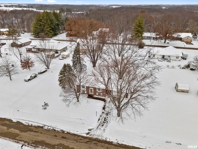 $180,000 | 9603 West Littlefield Drive, Mapleton, IL 61547