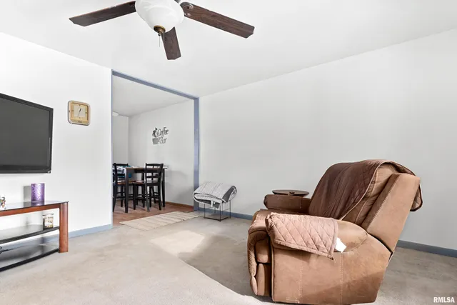 $180,000 | 9603 West Littlefield Drive, Mapleton, IL 61547