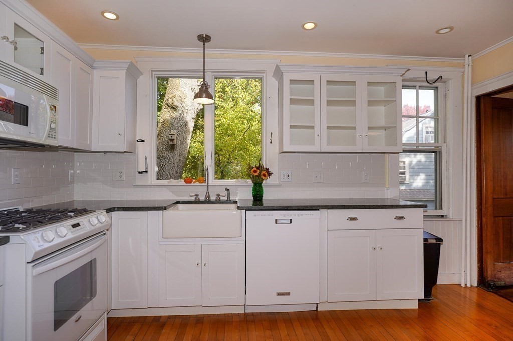 53 Pine Ridge Road Arlington, MA 02476 - Photo 11 of 37