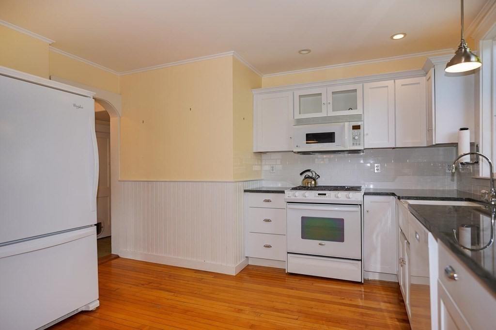 53 Pine Ridge Road Arlington, MA 02476 - Photo 13 of 37