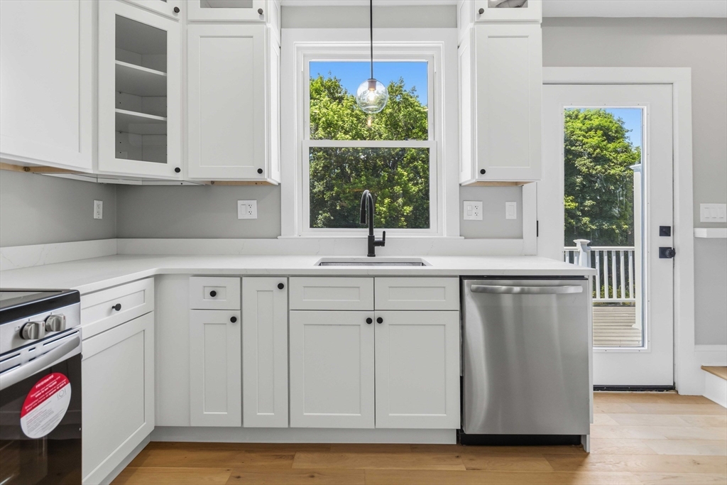 16 Hillside Street, Unit 1 Maynard, MA 01754 - Photo 4 of 30