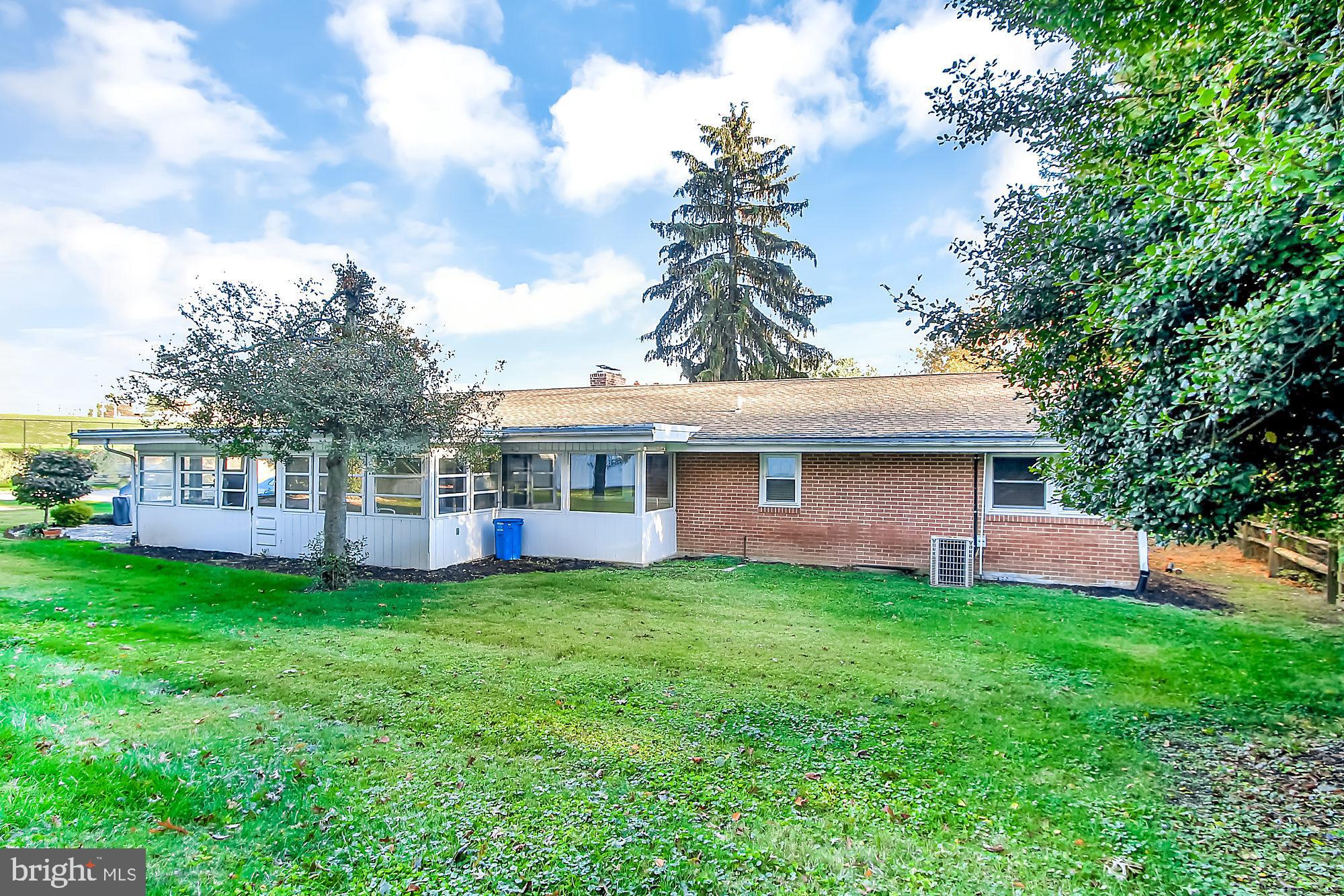 771 Greendale Road York, PA 17403 - Photo 4 of 28 Gallery Image 4