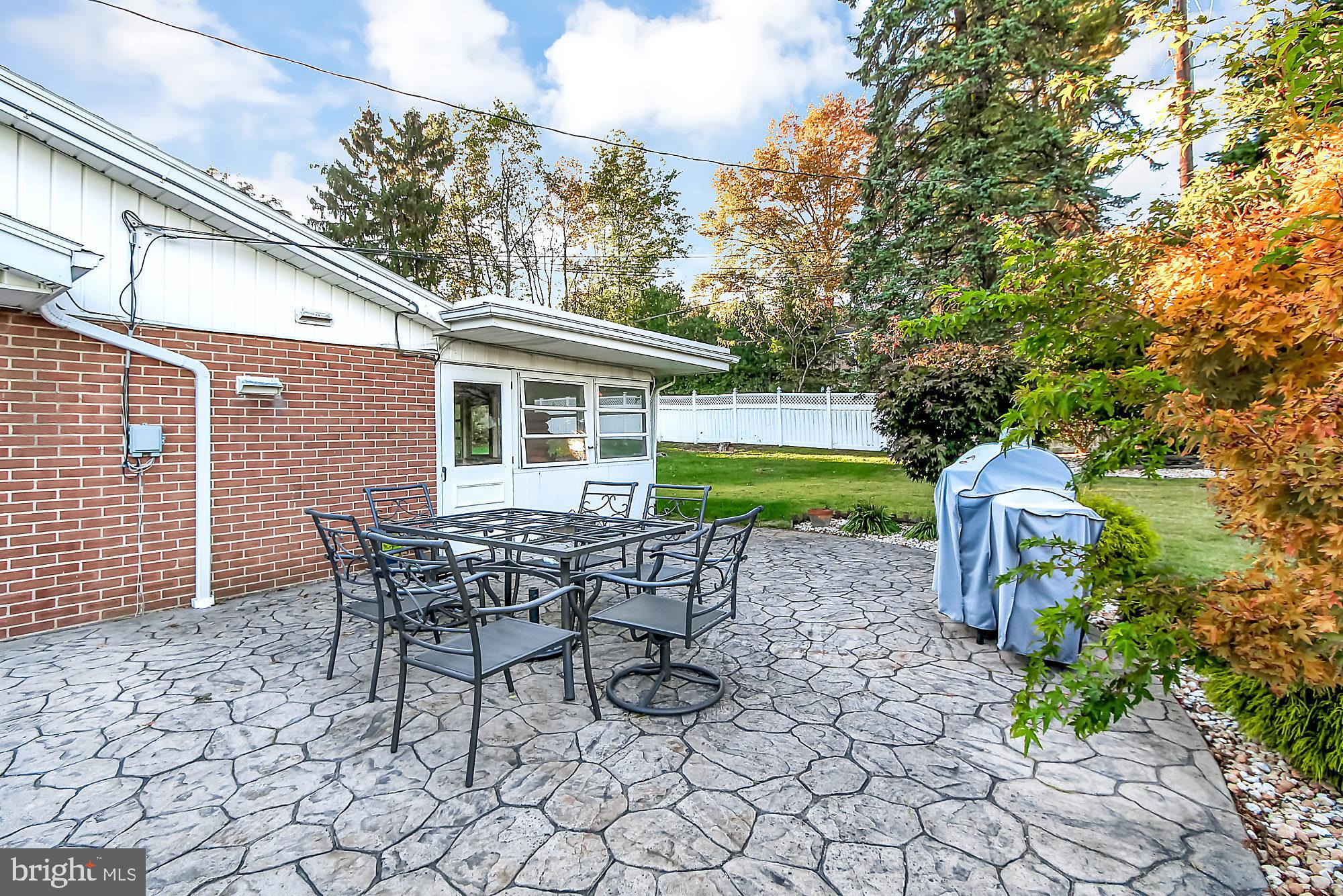 771 Greendale Road York, PA 17403 - Photo 7 of 28 Gallery Image 7
