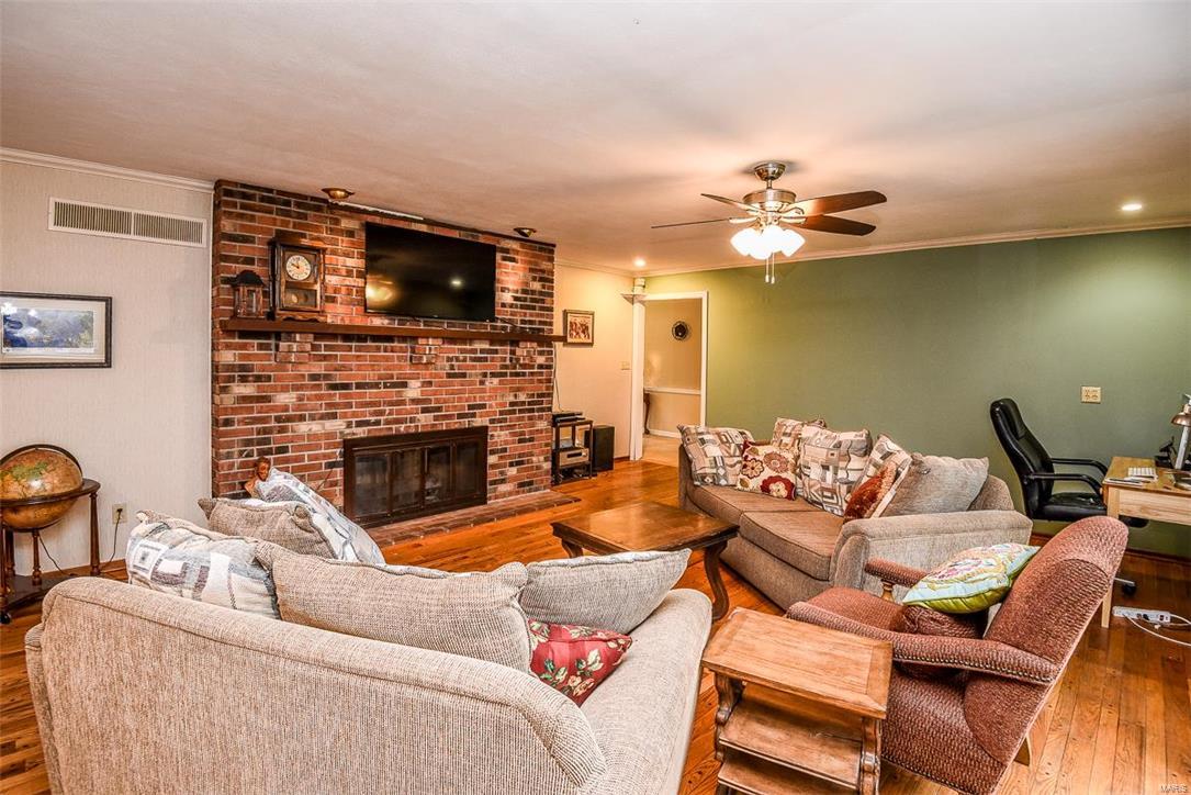 328 North Powder Mill Road Belleville, IL 62223 - Photo 13 of 25 Gallery Image 13
