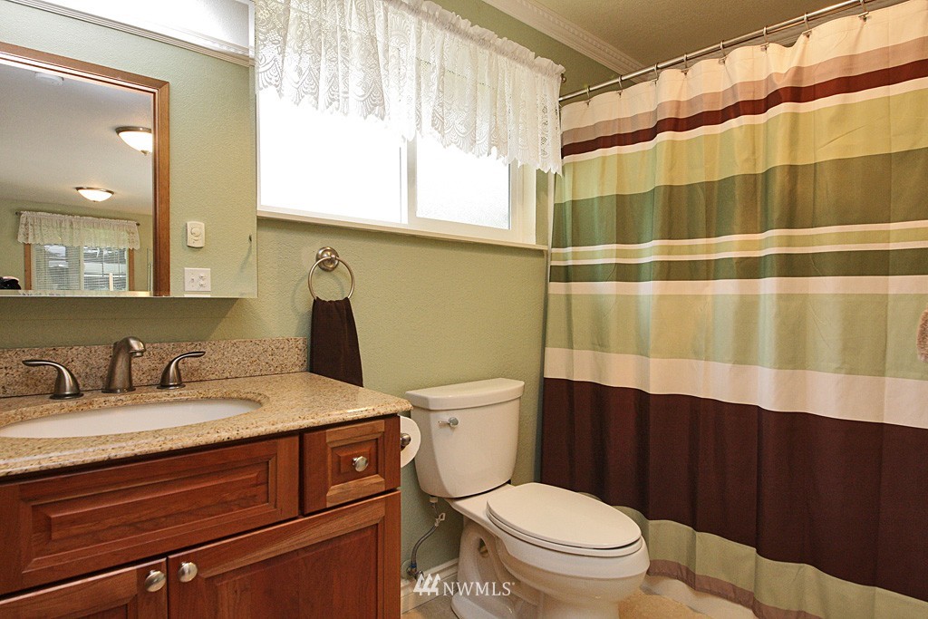 6255 Bayview Road Clinton, WA 98236 - Photo 11 of 25