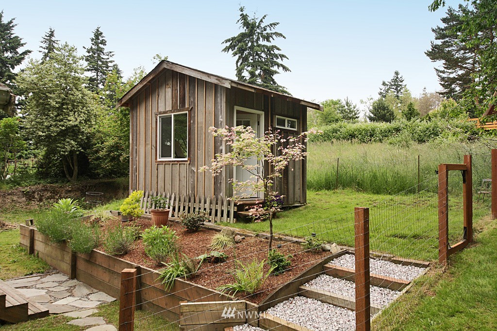 6255 Bayview Road Clinton, WA 98236 - Photo 15 of 25