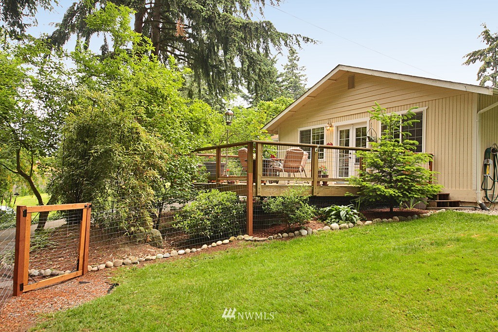 6255 Bayview Road Clinton, WA 98236 - Photo 18 of 25