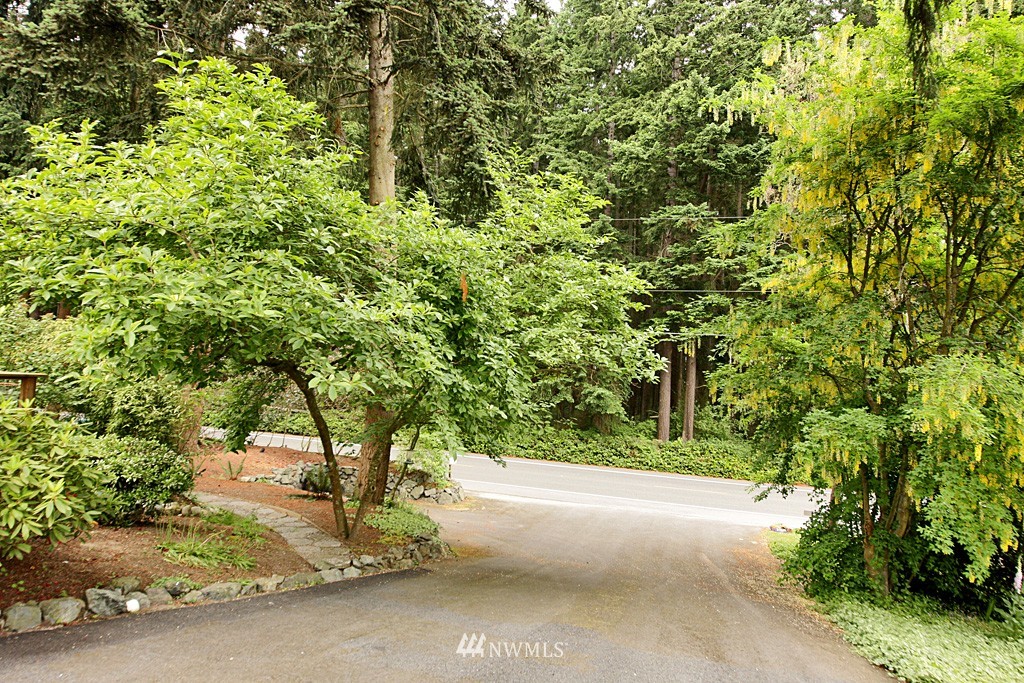 6255 Bayview Road Clinton, WA 98236 - Photo 21 of 25