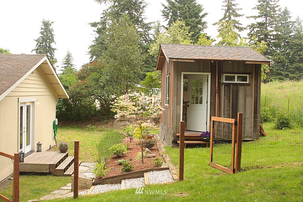 6255 Bayview Road Clinton, WA 98236 - Photo 4 of 25
