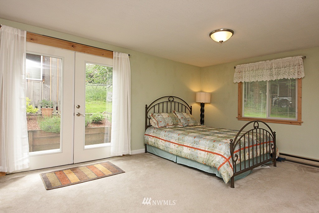 6255 Bayview Road Clinton, WA 98236 - Photo 10 of 25