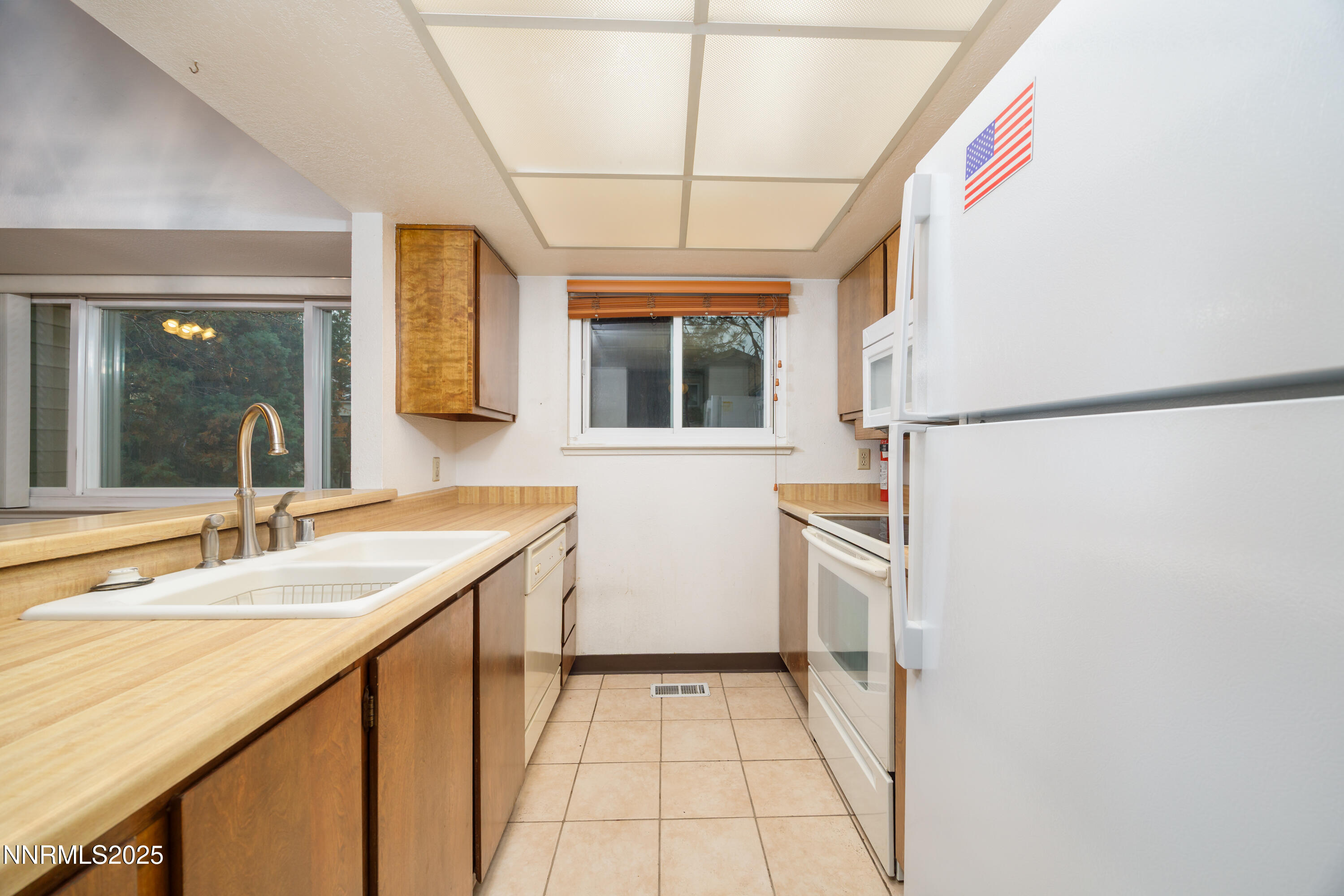 2335 Roundhouse Road Sparks, NV 89431 - Photo 3 of 16 Roundhouse Rd-10